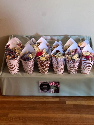 Dried confetti cones Dried confetti cones
